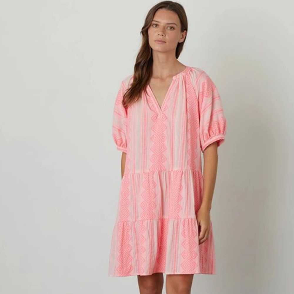 NWOT, VELVET BY GRAHAM & SPENCER
Sophie Patterned Short Sleeved Dress size Small